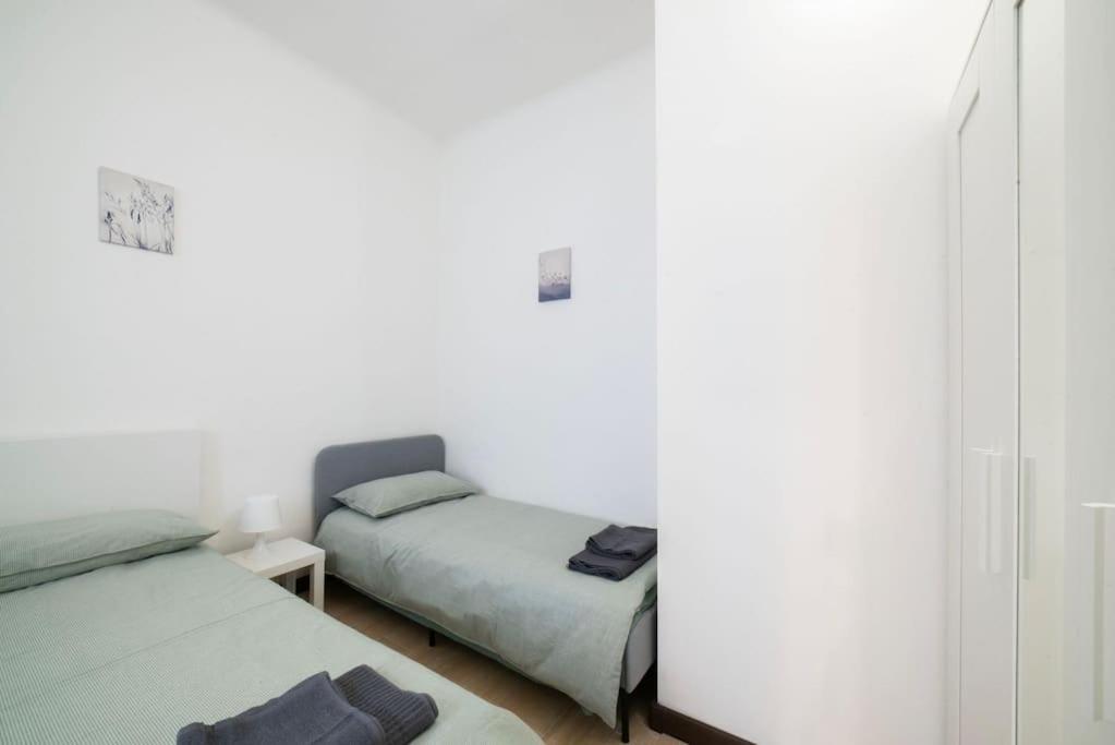 Apartment 4 Stops From The City Center Milaan Buitenkant foto