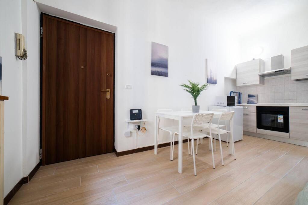 Apartment 4 Stops From The City Center Milaan Buitenkant foto